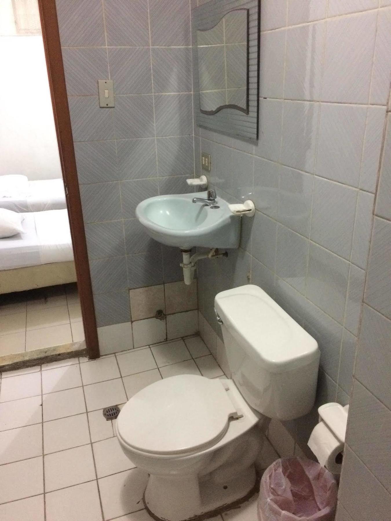 Hotel Ecuador グアヤキル エクステリア 写真